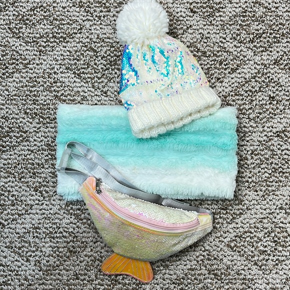 Bundle of 3 Justice Ombré Scarf Sequin Mermaid Belt Bag Sequin Pom Knit Hat NWOT - Picture 2 of 16